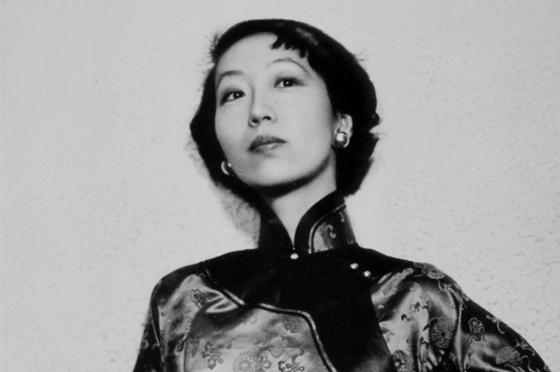 Photo of author Eileen Chang in traditional Chinese clothes